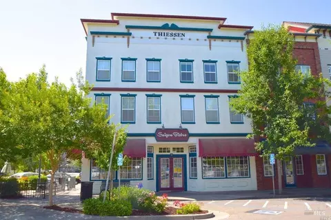 672 Mcclelland Dr, Windsor, CA 95492