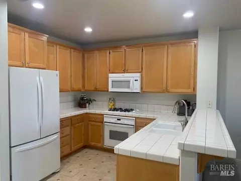 Kitchen - 672 Mcclelland Dr, Windsor, CA 95492 photo 1 of 1
