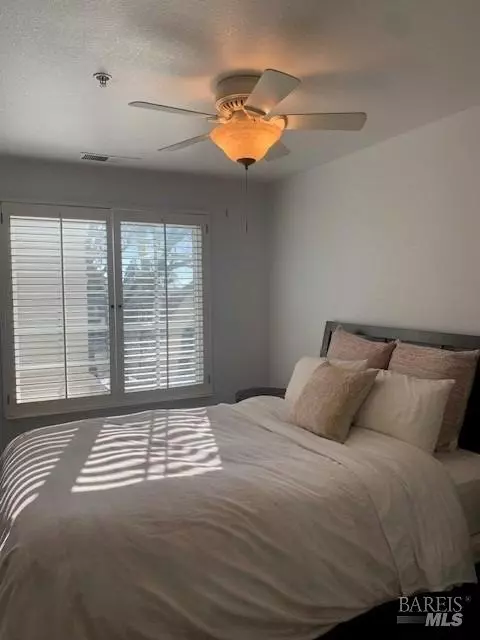 Bedroom - 672 Mcclelland Dr, Windsor, CA 95492 photo 3 of 3