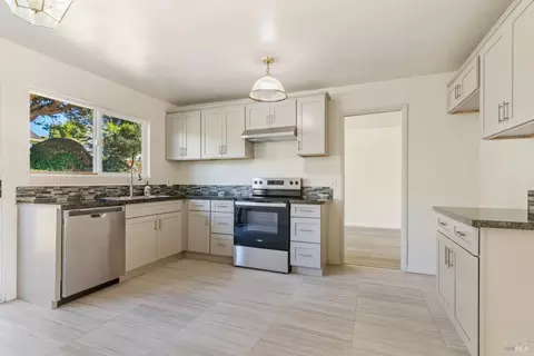 724 Fleming Ave E, Vallejo, CA 94591 photo 12
