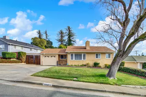 Exterior - 138 Toyon Dr, Vallejo, CA 94589 photo 2 of 22