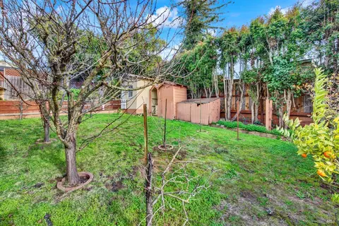 Exterior - 138 Toyon Dr, Vallejo, CA 94589 photo 13 of 22