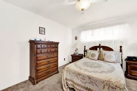 Bedroom - 138 Toyon Dr, Vallejo, CA 94589 photo 3 of 13