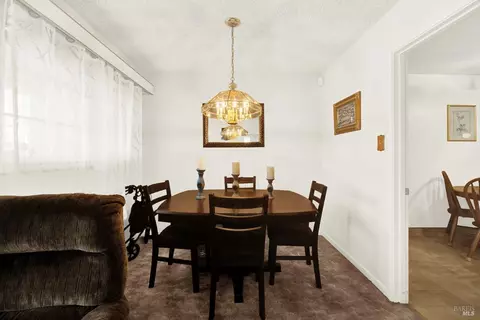Dining - 138 Toyon Dr, Vallejo, CA 94589 photo 3 of 5