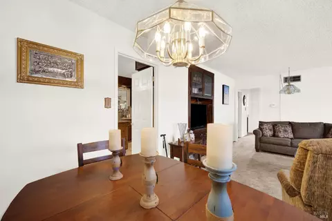 Dining - 138 Toyon Dr, Vallejo, CA 94589 photo 4 of 5