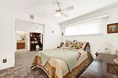 Bedroom - 138 Toyon Dr, Vallejo, CA 94589 photo 9 of 13