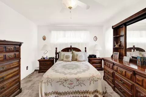 Bedroom - 138 Toyon Dr, Vallejo, CA 94589 photo 2 of 13