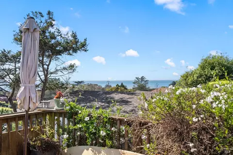 65 Buena Vista Ave, Stinson Beach, CA 94970
