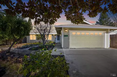 8466 Lancaster Dr, Rohnert Park, CA 94928