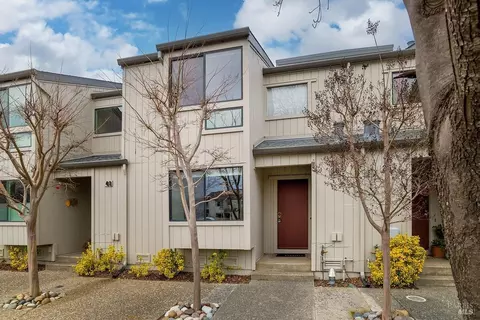 39 Sandpiper Cir, Corte Madera, CA 94925