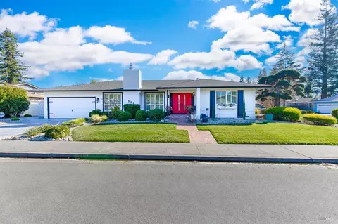 150 Valley Oaks Dr, Santa Rosa, CA 95409