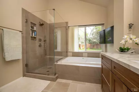 319 Whitethorn Ct, Windsor, CA 95492 photo 14
