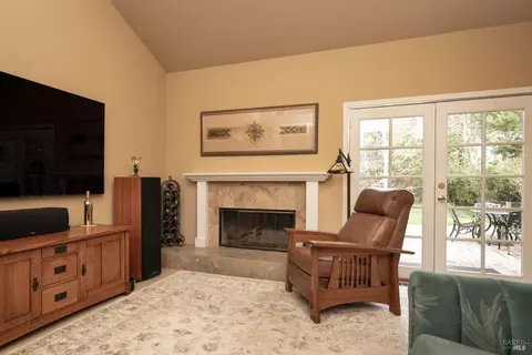 319 Whitethorn Ct, Windsor, CA 95492 photo 10