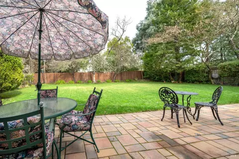 319 Whitethorn Ct, Windsor, CA 95492 photo 17