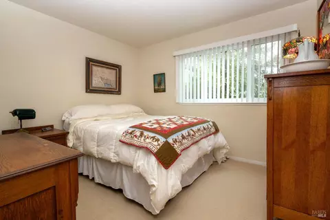 319 Whitethorn Ct, Windsor, CA 95492 photo 32