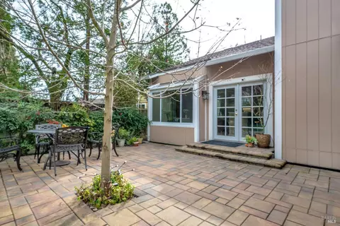 319 Whitethorn Ct, Windsor, CA 95492 photo 41