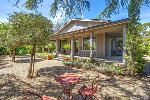 1604 Madrona Ave, Saint Helena, CA 94574