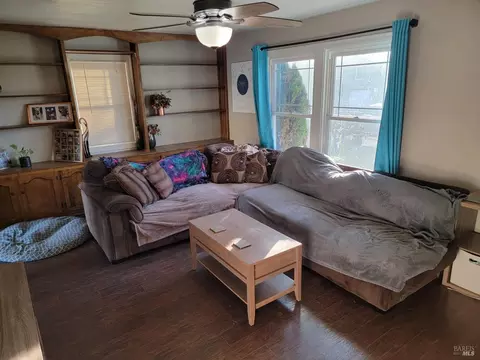 2428 Alameda St, Vallejo, CA 94590 photo 2