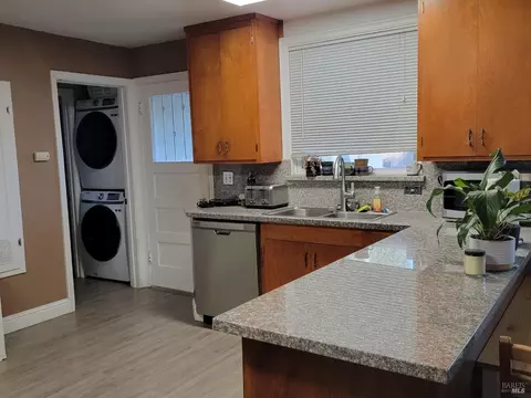 2428 Alameda St, Vallejo, CA 94590 photo 5