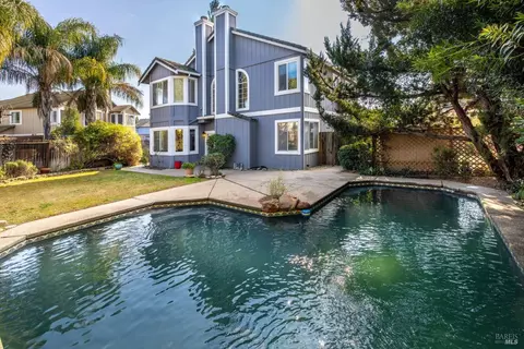 672 White Oak Ln, Vacaville, CA 95687