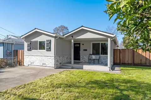 1037 E 5th St, Benicia, CA 94510