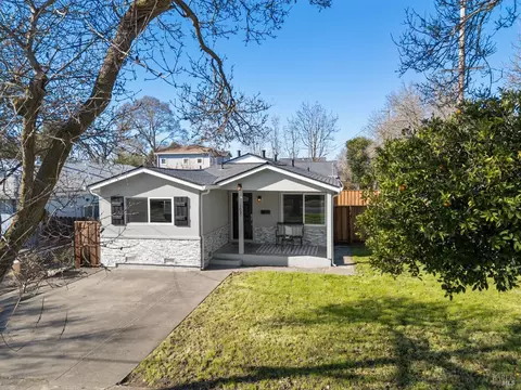 1037 E 5th St, Benicia, CA 94510 photo 2