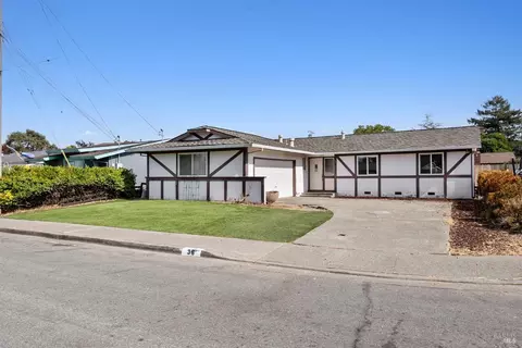 36 Cordelia Dr, Petaluma, CA 94952