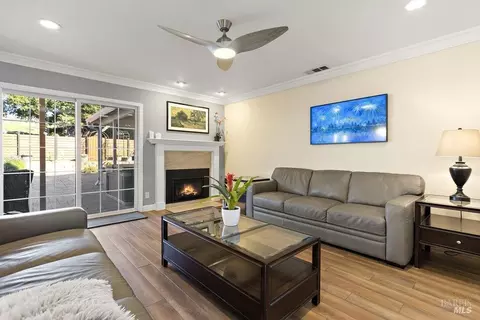225 Baker St, Benicia, CA 94510 photo 3