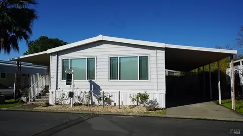 817 Champagne Cir E, Calistoga, CA 94515