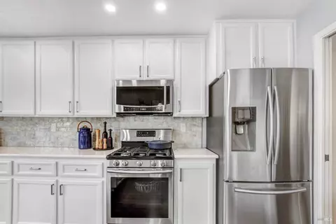 Kitchen - 148 S Temelec Cir, Sonoma, CA 95476 photo 5 of 6