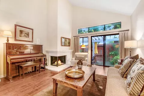 Living - 148 S Temelec Cir, Sonoma, CA 95476 photo 2 of 7