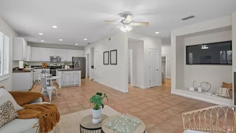 Living - 4202 Brudenell Dr, Fairfield, CA 94533 photo 4 of 4