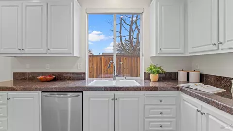 Kitchen - 4202 Brudenell Dr, Fairfield, CA 94533 photo 5 of 8