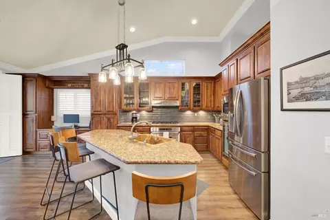 Kitchen - 2833 Watson Ct, Fairfield, CA 94534 photo 4 of 10