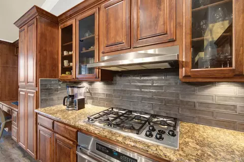 Kitchen - 2833 Watson Ct, Fairfield, CA 94534 photo 9 of 10