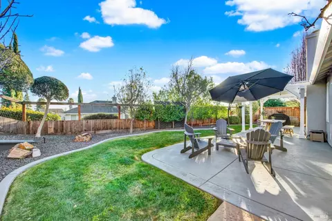 Exterior - 2833 Watson Ct, Fairfield, CA 94534 photo 9 of 17