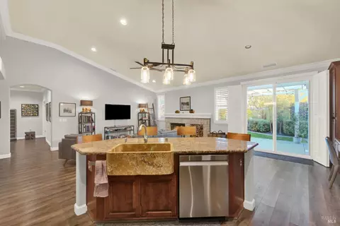 Kitchen - 2833 Watson Ct, Fairfield, CA 94534 photo 6 of 10