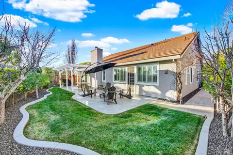 Exterior - 2833 Watson Ct, Fairfield, CA 94534 photo 5 of 17