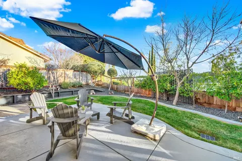 Exterior - 2833 Watson Ct, Fairfield, CA 94534 photo 11 of 17
