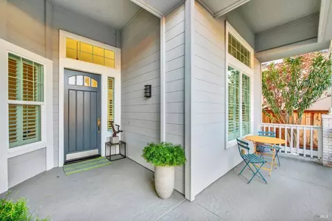 Exterior - 2833 Watson Ct, Fairfield, CA 94534 photo 4 of 17