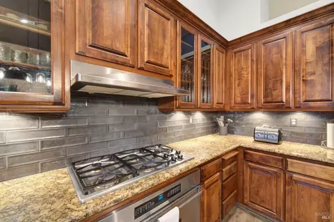Kitchen - 2833 Watson Ct, Fairfield, CA 94534 photo 10 of 10