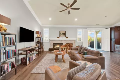 Living - 2833 Watson Ct, Fairfield, CA 94534 photo 3 of 6