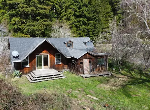 28510 Navarro Ridge Rd, Albion, CA 95410