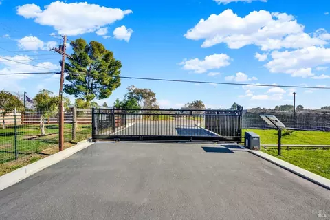 Exterior - 7575 Putman Rd, Vacaville, CA 95688 photo 3 of 31