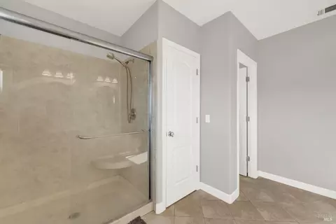 Bath - 7575 Putman Rd, Vacaville, CA 95688 photo 4 of 8
