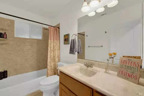 Bath - 7575 Putman Rd, Vacaville, CA 95688 photo 5 of 8