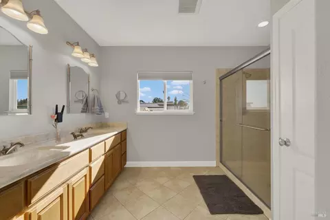Bath - 7575 Putman Rd, Vacaville, CA 95688 photo 2 of 8