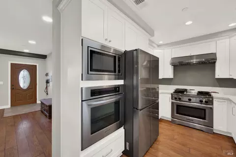 Kitchen - 7575 Putman Rd, Vacaville, CA 95688 photo 5 of 11