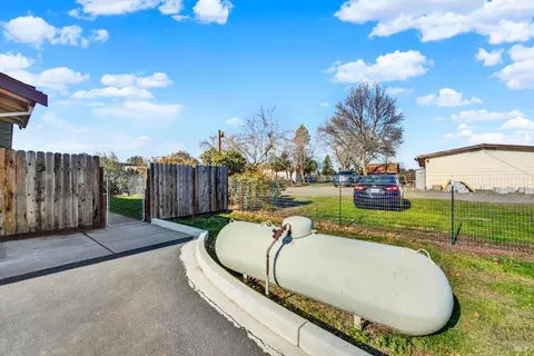 Exterior - 7575 Putman Rd, Vacaville, CA 95688 photo 6 of 31