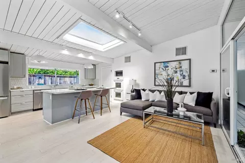 17 Mount Whitney Dr, San Rafael, CA 94903